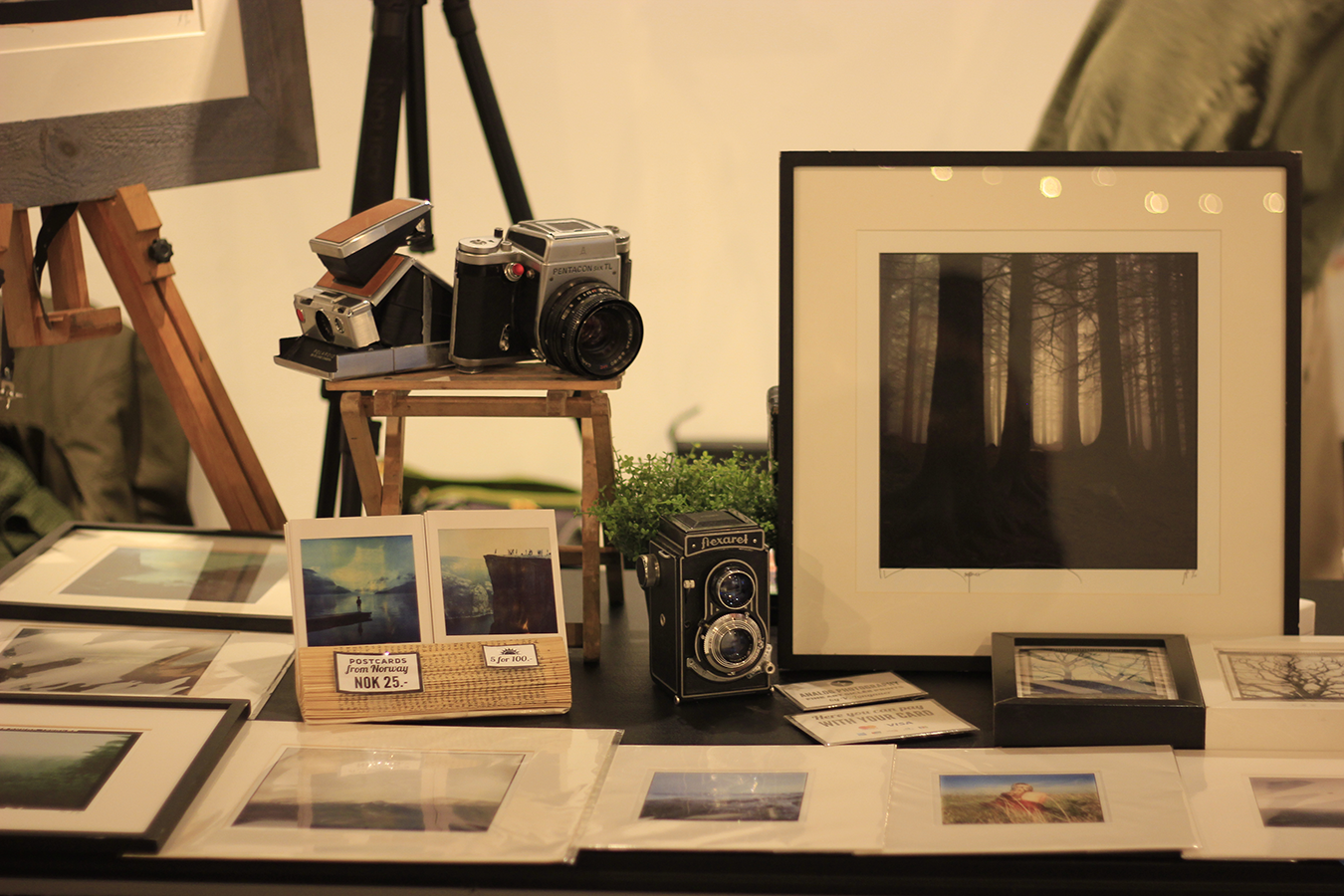 furnish-with-texture-and-colour